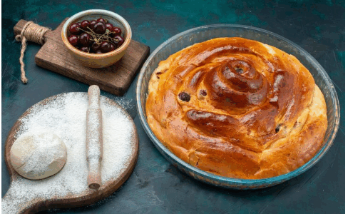 Buchteln mit Zwetschgen